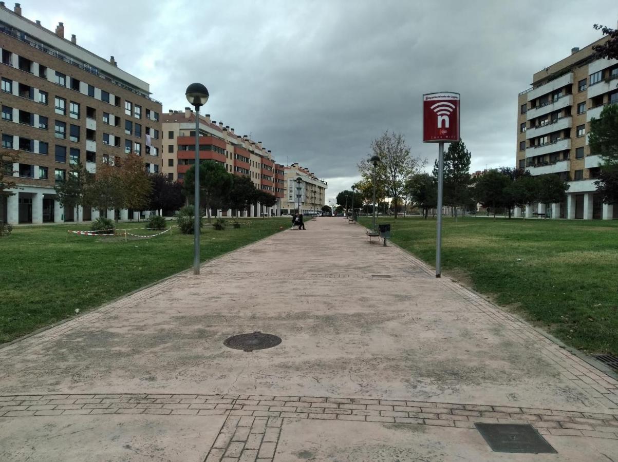 Apartamento Los Lirios Логроньо Экстерьер фото